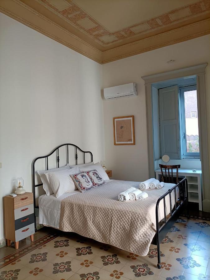 Stesicoro Art Home, In Centro Storico A Катания Екстериор снимка